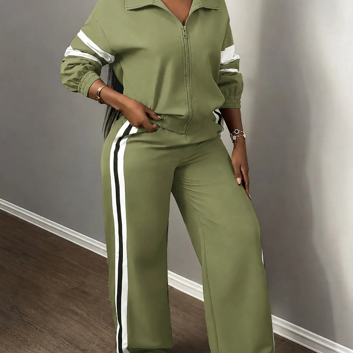 💚Women’s Two-Piece Sporty Set—Green Zipper Jacket M